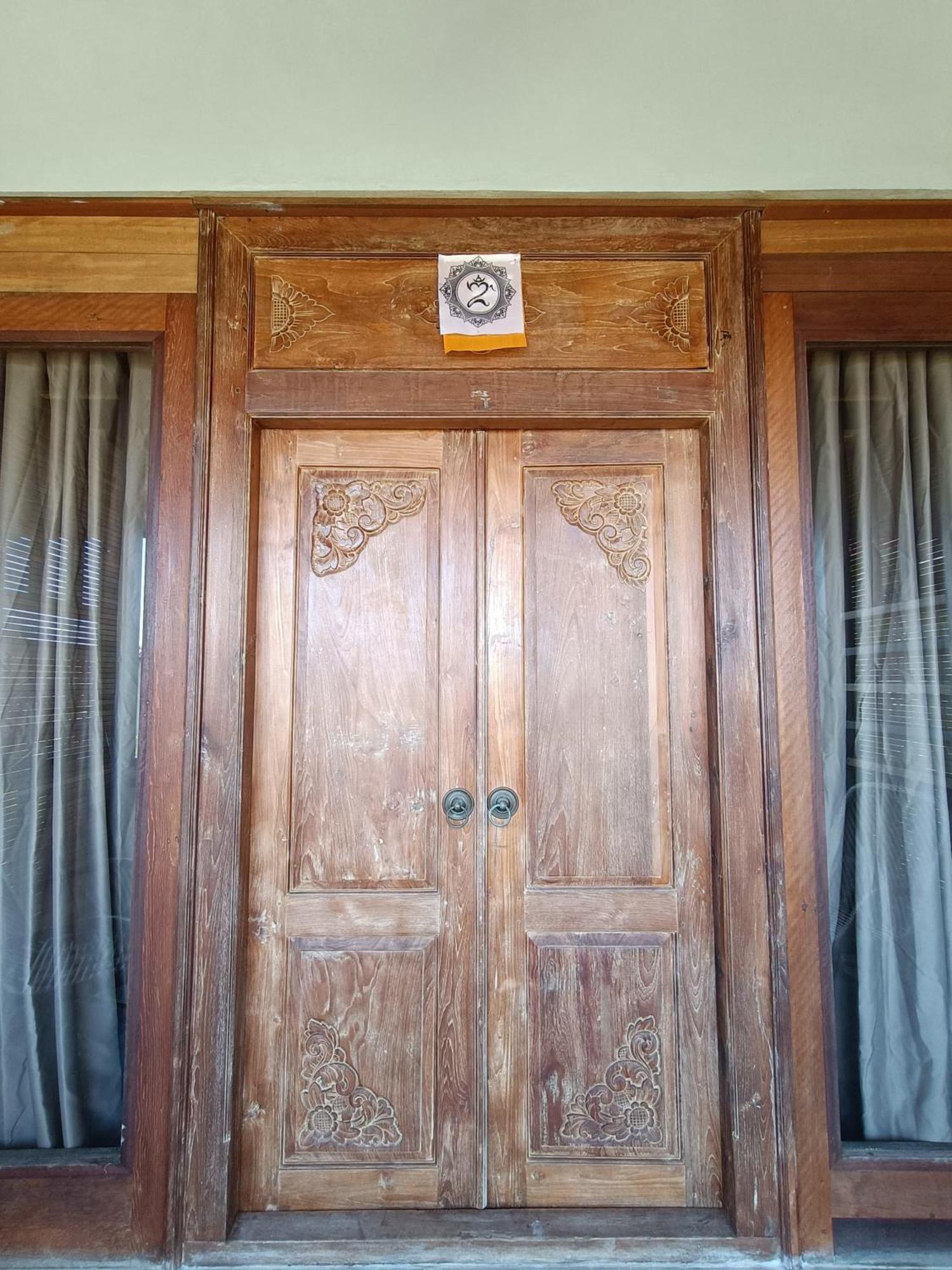 Putra'Lebah Amed Guest House Exteriör bild