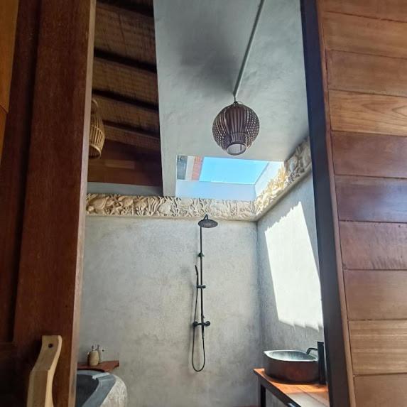 Putra'Lebah Amed Guest House Exteriör bild