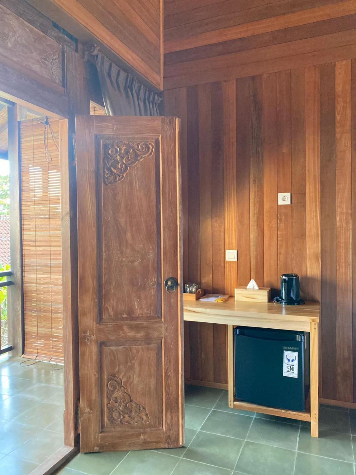 Putra'Lebah Amed Guest House Exteriör bild