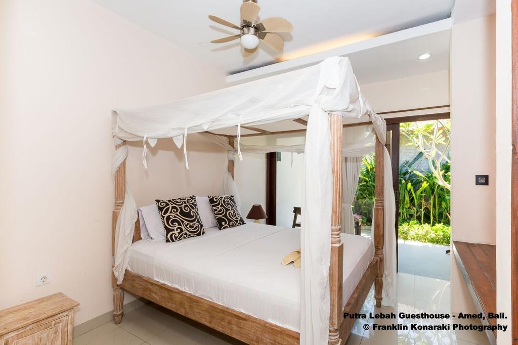 Putra'Lebah Amed Guest House Exteriör bild