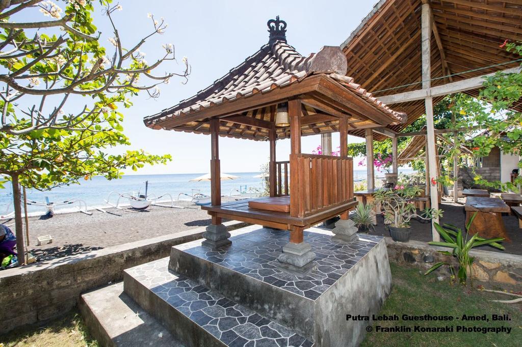 Putra'Lebah Amed Guest House Exteriör bild