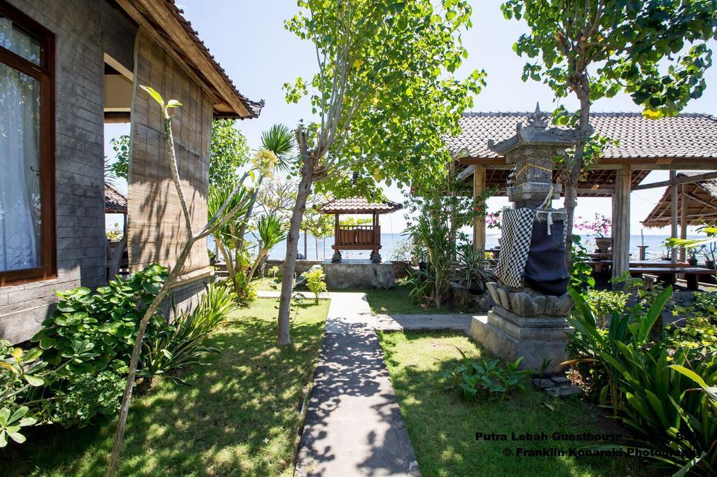 Putra'Lebah Amed Guest House Exteriör bild