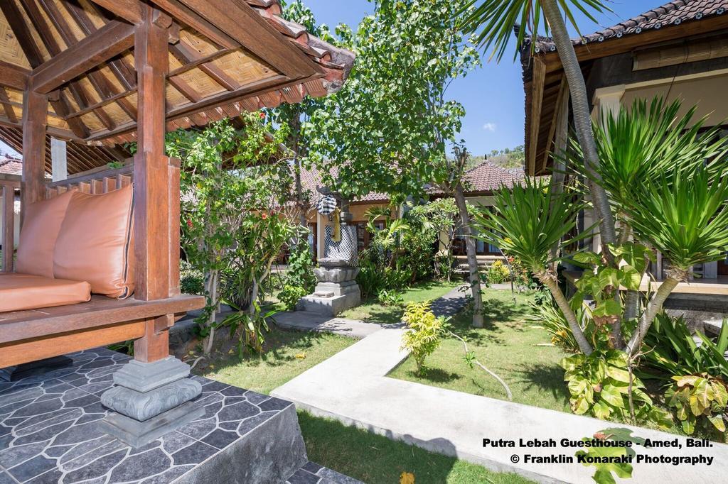 Putra'Lebah Amed Guest House Exteriör bild