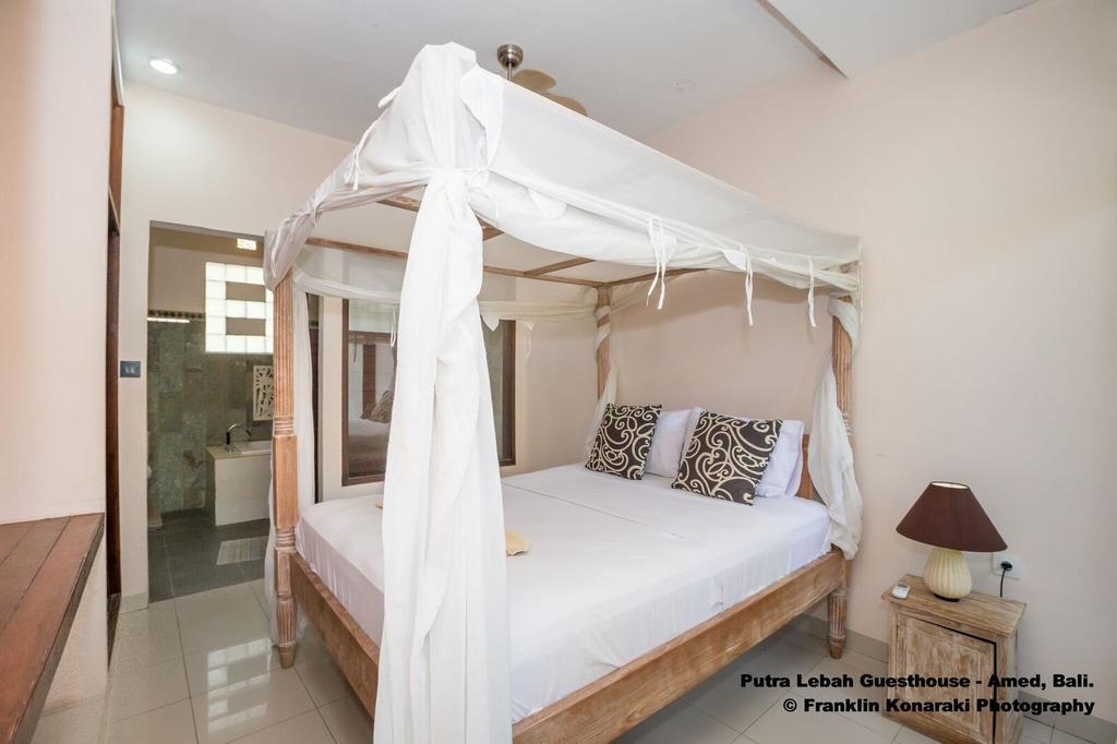Putra'Lebah Amed Guest House Exteriör bild